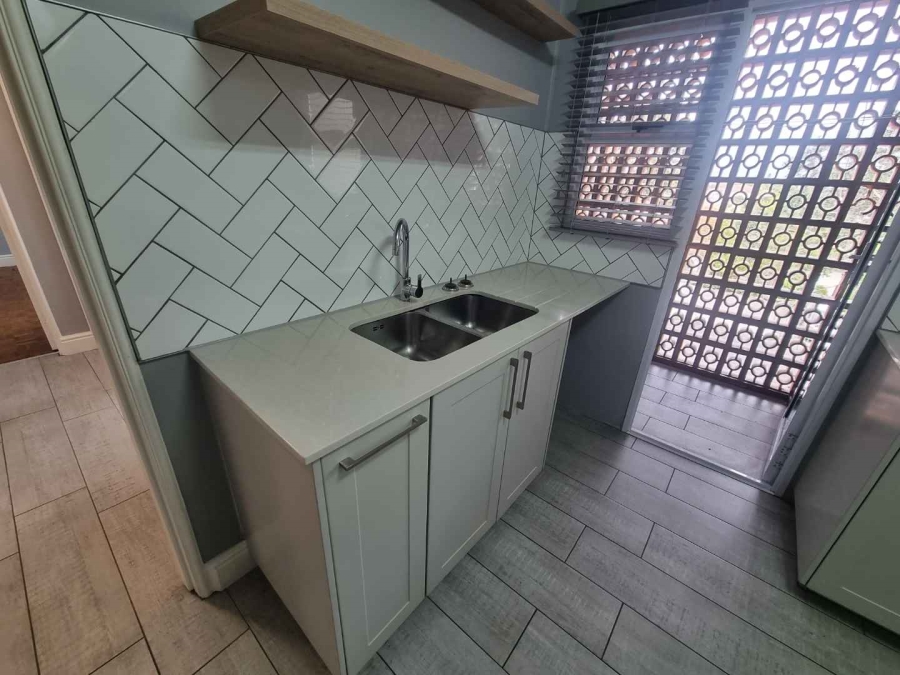 2 Bedroom Property for Sale in Claremont Western Cape